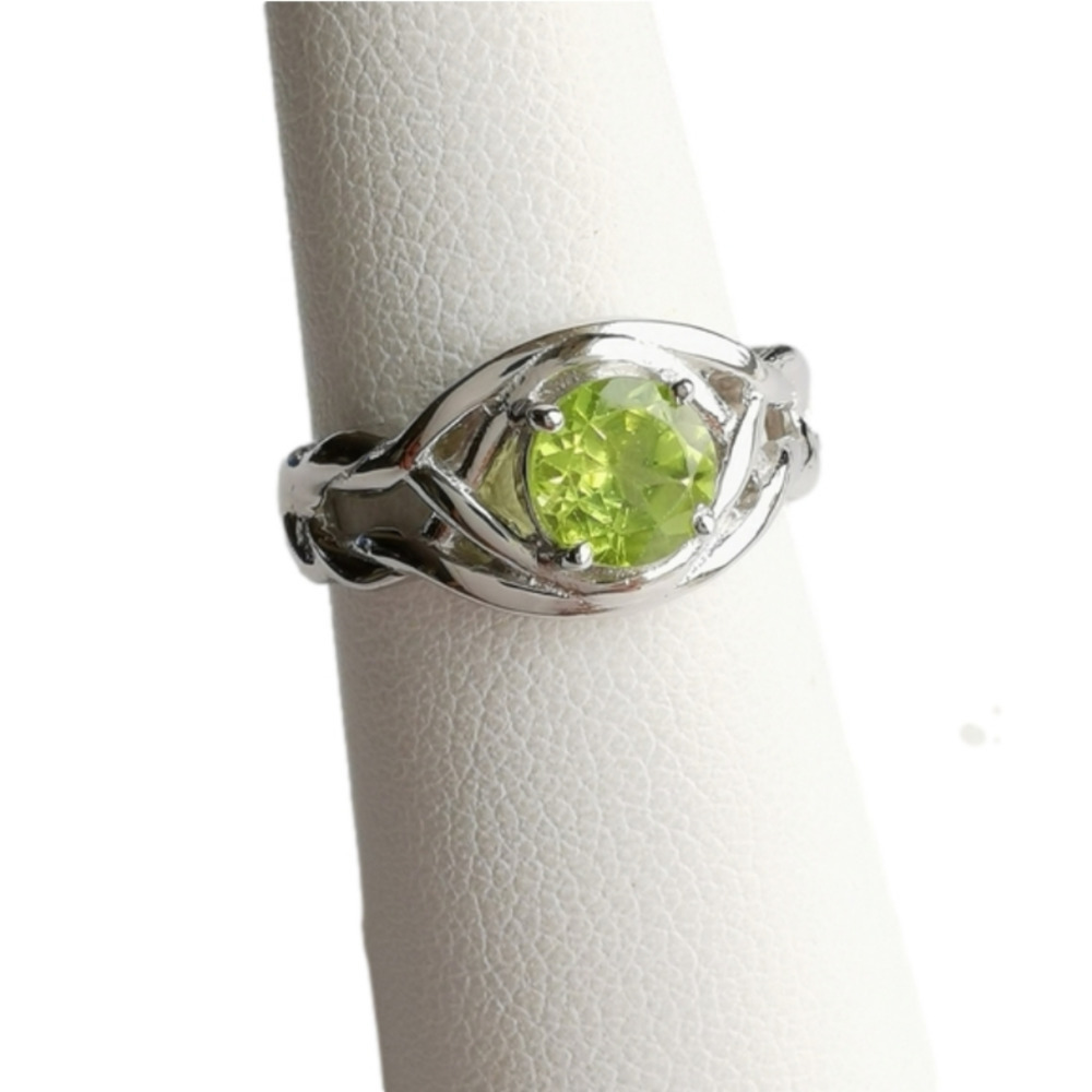Sterling Silver Peridot Gemstone Ring Eternity Knot Size 6